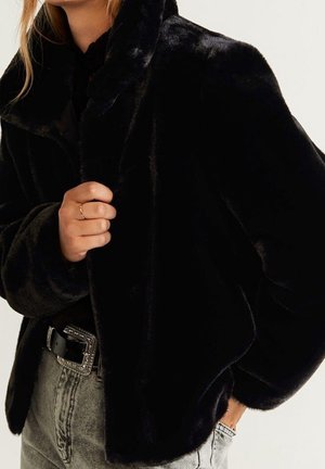 Outdoorjas - black