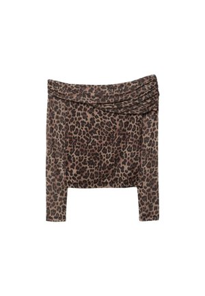 Leopardprint top i blødt stof, med draperet halsudskæring, lange ærmer, tætsiddende pasform, i nuancer af brunt og sort mønster.