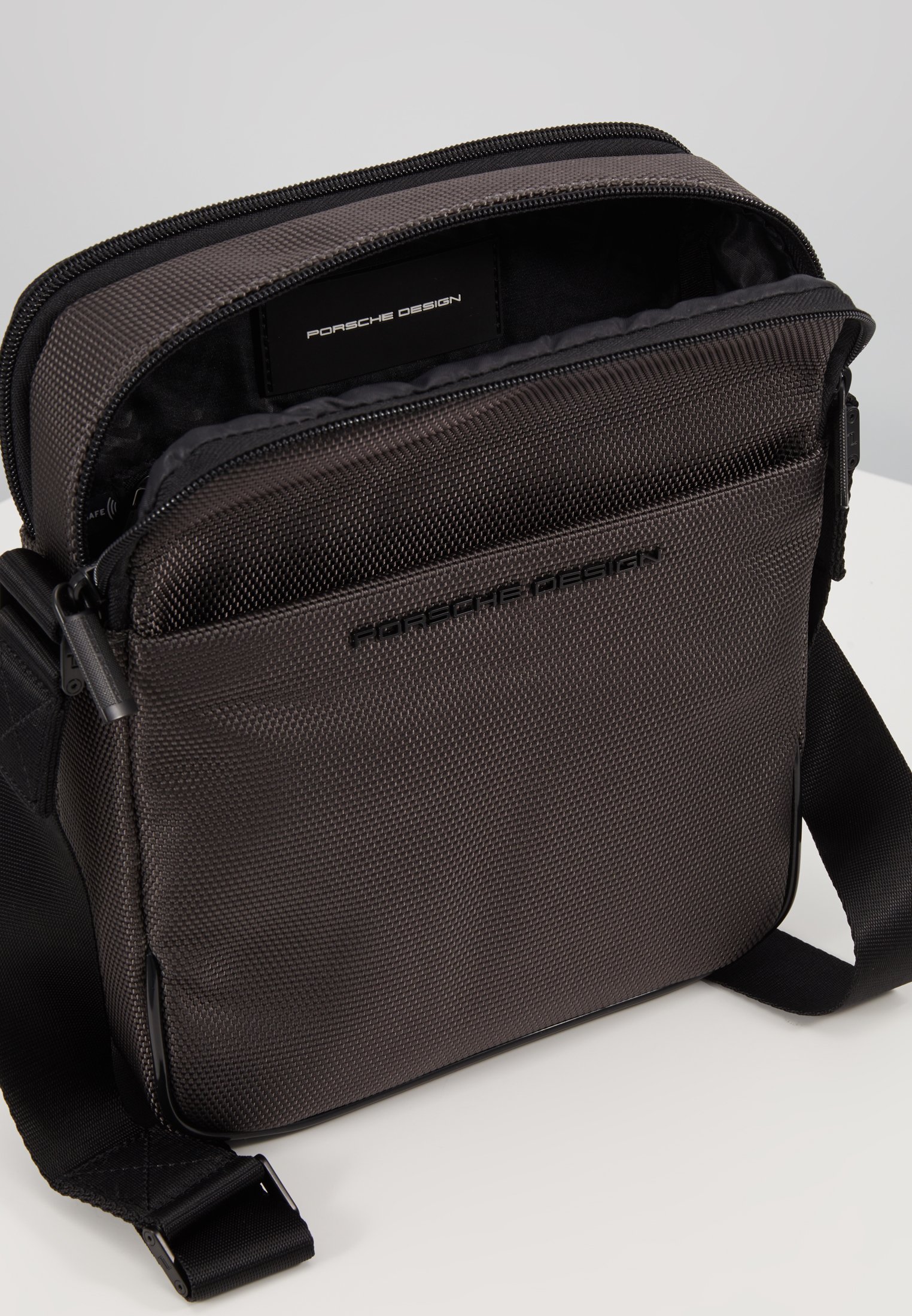 Porsche Design ROADSTER SHOULDERBAG Skulderveske grey Porsche Design ROADSTER SHOULDERBAG Skulderveske grey