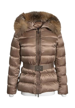 Braune glänzende gesteppte Daunenjacke mit pelzbesetzter Kapuze, Frontreißverschluss und passendem Stoffgürtel mit Metallschnalle.