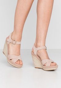 Anna Field Sandály na vysokém podpatku - nude