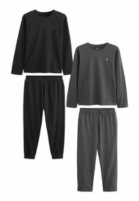 To sæt loungewear: langærmede skjorter i sort og mørkegrå, parret med matchende bukser. Blødt stof, enkel design, elastiske taljer.