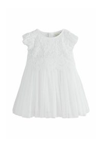 Valge beebitüdruku kleit, millel on pitsist body, frillidega varrukad ja volditud kangast seelik. Tagumine kinnitamine ümarate kaeluse avadega.