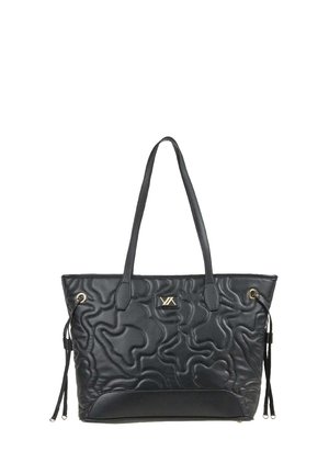 Borsa tote in pelle trapuntata nera con doppie tracolle, targhetta logo dorata e dettagli con coulisse sui lati.