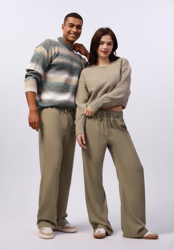 UNISEX - Trousers - khaki3