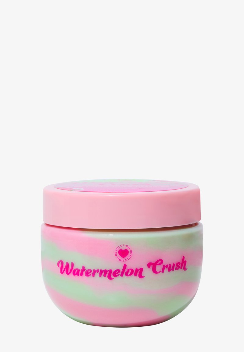 En rosa og grønn swirl-glass med et rosa lokk. Etiketten leser "Watermelon Crush" med fete rosa bokstaver. Glatt tekstur og avrundet form.