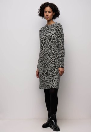 GEMUSTERTES - Strikkjoler - beige