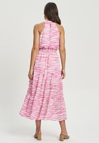 TUSSAH KARLIA - Dnevna obleka - pink zebra