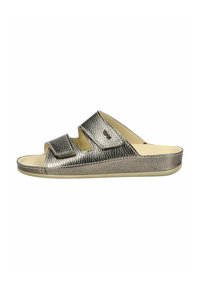 Metallic gold Slide-Sandale mit zwei verstellbaren Klettverschlüssen, offener Zehenpartie, strukturiertem Obermaterial und einer leichten Sohle.
