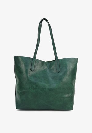 Groene leren totebag met twee schouderbanden en een eenvoudig, onopgesmukt ontwerp op een witte achtergrond.