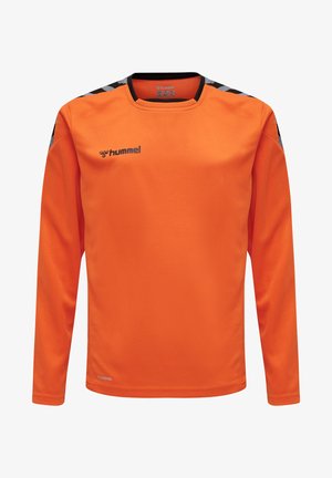 Langarmige oranje sportshirt gemaakt van vochtafvoerend materiaal. Bevat zwarte en grijze accenten op de schouders en een logo aan de voorkant.
