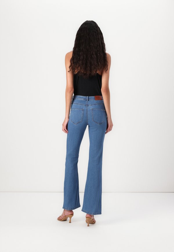 ONLVILJA - Flared Jeans3