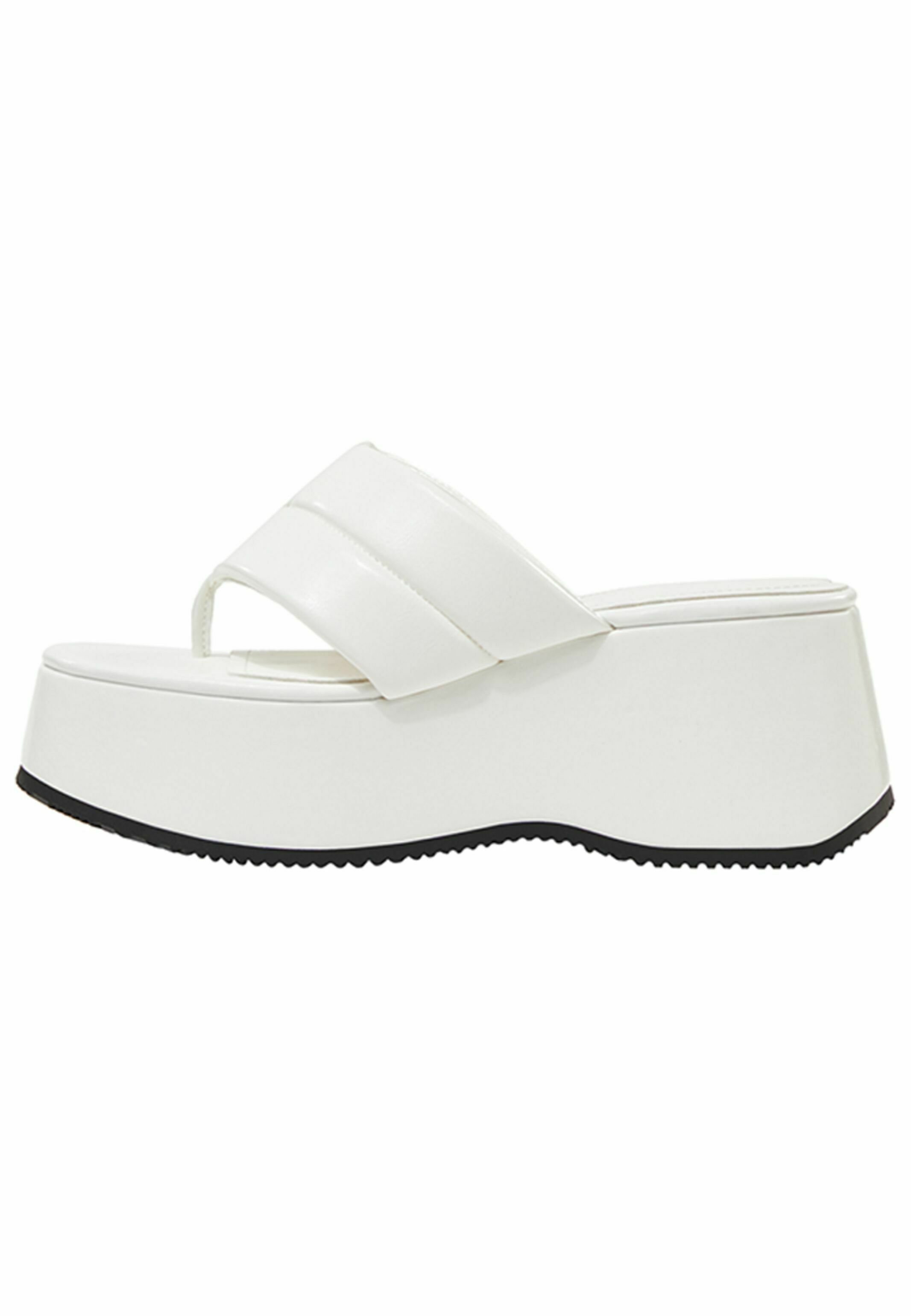 złote sandały bershka