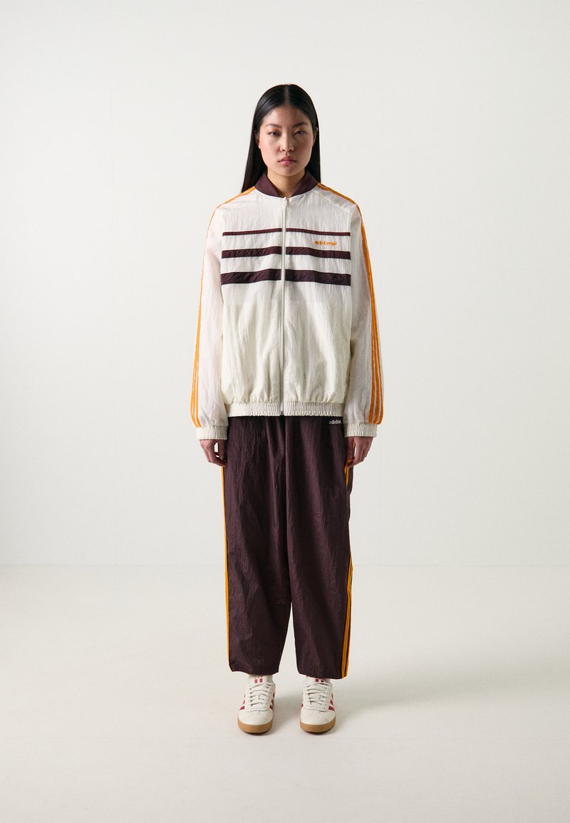 adidas Originals TRACK TOP - Casaco de treino - off white/shadow brown