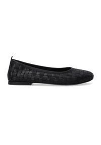 Schwarze geflochtene Leder-Ballerinas mit runder Zehenpartie, glattem Innenfutter, niedrigem Absatz und strukturiertem Muster auf dem Obermaterial.
