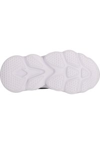 Semelle de chaussure en caoutchouc blanc texturé, présentant un design segmenté et divers motifs de traction pour une meilleure adhérence.