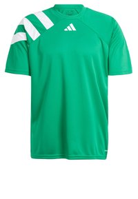 Roheline sportlik särk sujuva kangaga, millel on valged aktsenttriibud õlgadel ja tikandiga logo rinnal.