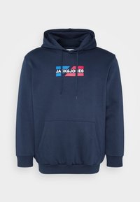 Mørkeblå hettegenser i en bomullsblanding, kengurulomme, med hvit og fargerik logo "JACK&JONES" på brystet.