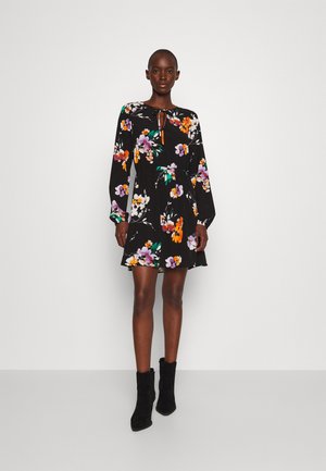 Vero Moda Tall VMSHILAH NAJA SHORT - Φόρεμα ημέρας - black/penny