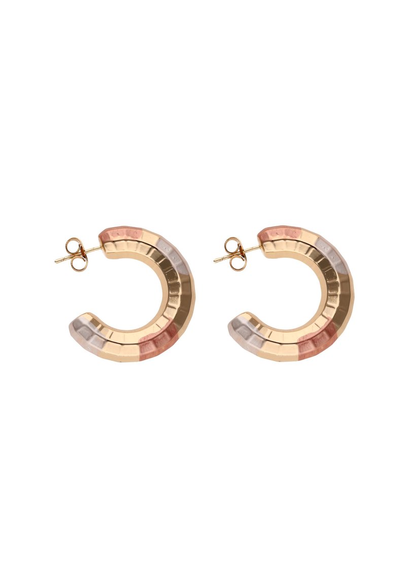 Náušnice ve tvaru kruhu zlaté barvy s texturovaným povrchem, které mají gradient tlumených barev: růžové, šedé a broskvové v zakřiveném designu.