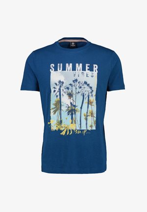 KLASSISCHES MIT SOMMERLICHEM PRINT - Print T-shirt - mid blue