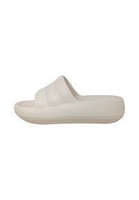Infradito bianche in gomma liscia, con suola testurizzata e un design superiore a tre strisce per comfort e aderenza.