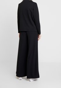 Esprit Pitkähihainen paita - black