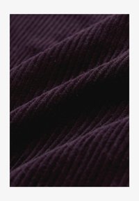 Valitud, burgundy red