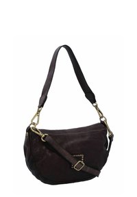 Borsa a spalla in pelle marrone con forma curva, accessori in ottone e dettagli con borchie. Presenta una singola tracolla regolabile.