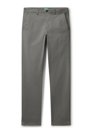 Pantalon en coton gris avec une coupe droite, comportant des poches avant, une fermeture à bouton et une texture lisse. Détails minimalistes.