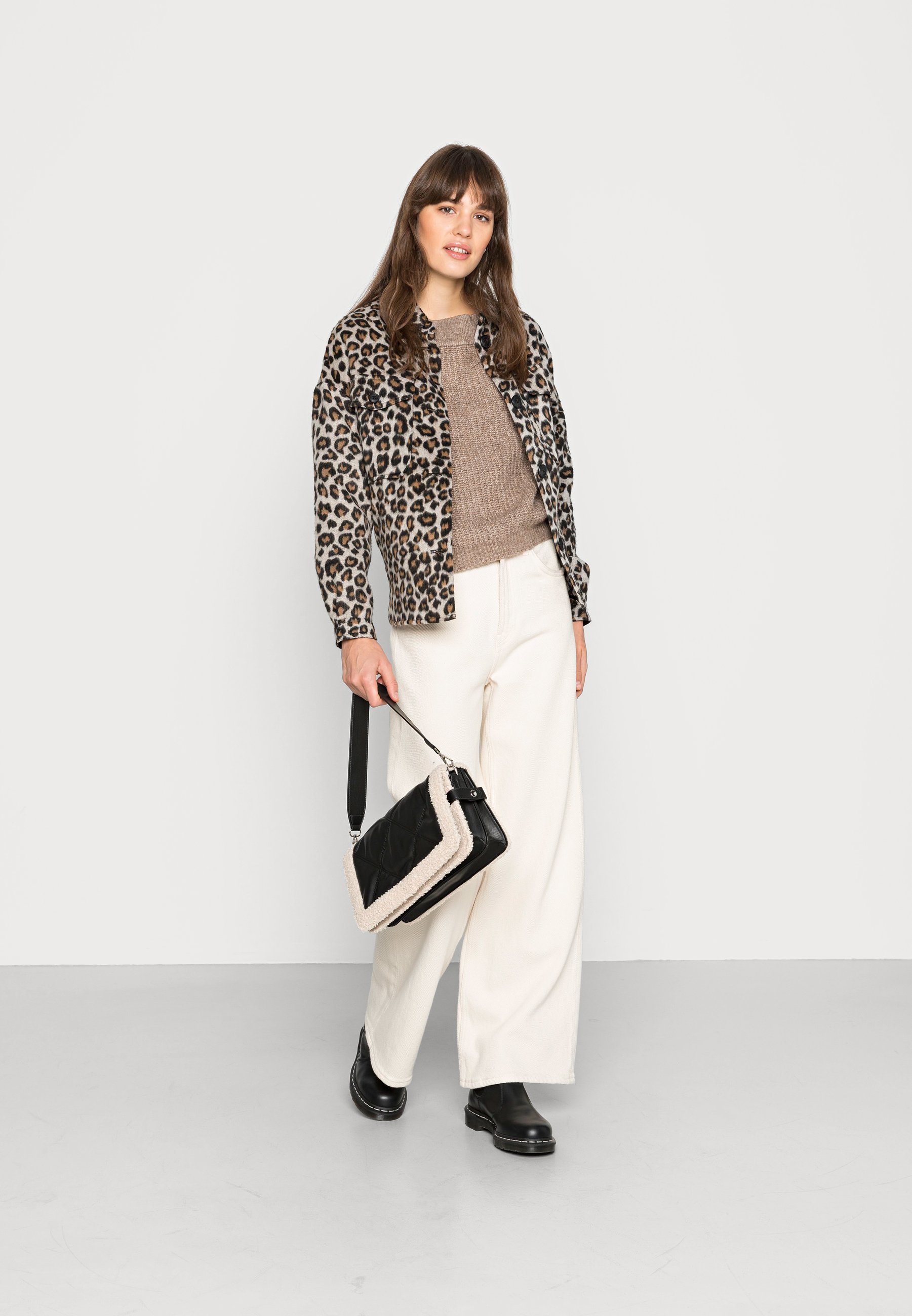 Even\u0026Odd OFF SHOULDER JUMPER 