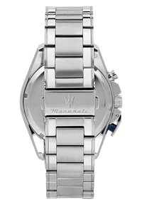 Orologio in acciaio inossidabile argentato con bracciale a maglia in metallo spazzolato e lucidato, dotato di una chiusura con logo inciso e dettagli della funzione cronografo.