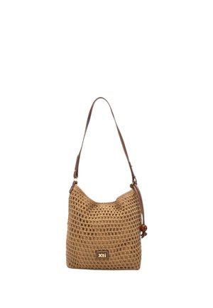 Bolso bandolera tejido marrón con correa oscura ajustable y adorno de cuenta de madera, con parche del logotipo "Xti" en el frente.