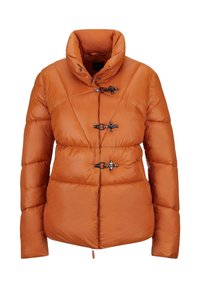 Puffy, oranje donsjack met een hoge kraag, gesloten met drie zwarte togglesluitingen, uitgevoerd met gestikte panels en een ritssluiting aan de onderzijde.