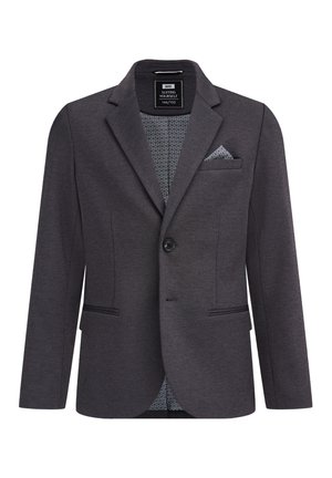 Mørkegrå blazer med enkelt knap, hakrevers, mønstret inderfor og tilhørende lommetørklæde i venstre brystlomme.