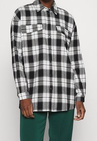 Vero Moda Tall Overhemdblouse - black