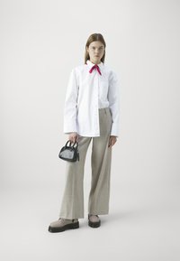 Gina Tricot CHUNKY - Button-down blouse - white