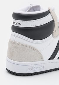 adidas Originals Höga sneakers - white