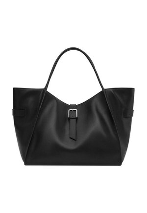 Bolso tote de cuero negro con una única asa superior, una correa central con hebilla y una forma ancha ligeramente curva.