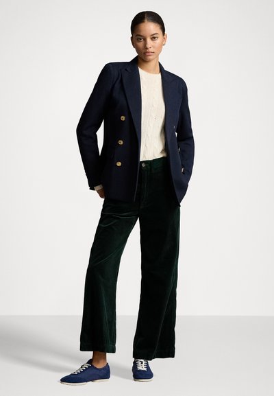Polo Ralph Lauren CROPPED FLAT FRONT - Auduma bikses - college green