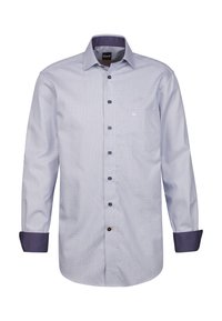 Camicia a maniche lunghe azzurro chiaro con motivo, colletto e polsini blu scuro, dotata di chiusura con bottoni e un taschino sul petto.