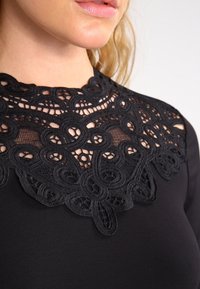 Dorothy Perkins Trikoomekko - black