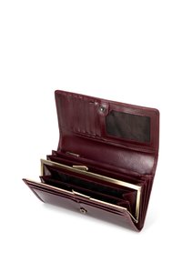 Portafoglio in pelle bordeaux con più slot per carte, due scomparti e finiture color oro. Include uno slot trasparente per l'ID e chiusura a scatto.