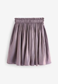 Lila plisserad kjol med elastiskt midjeband, tillverkad av mjukt, lätt tyg med en flödande design. Inga ytterligare mönster eller accenter.