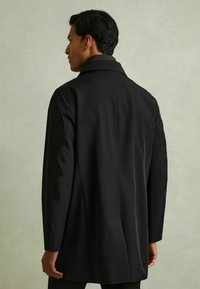 Reiss REGULAR FIT - LOGAN HYBRID REMOVABLE NECK - Geacă - black