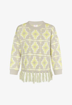 Bežna pulover s geometrijskim vzorcem v rumeni in sivi barvi, z okroglim izrezom in franžno obrobjem.