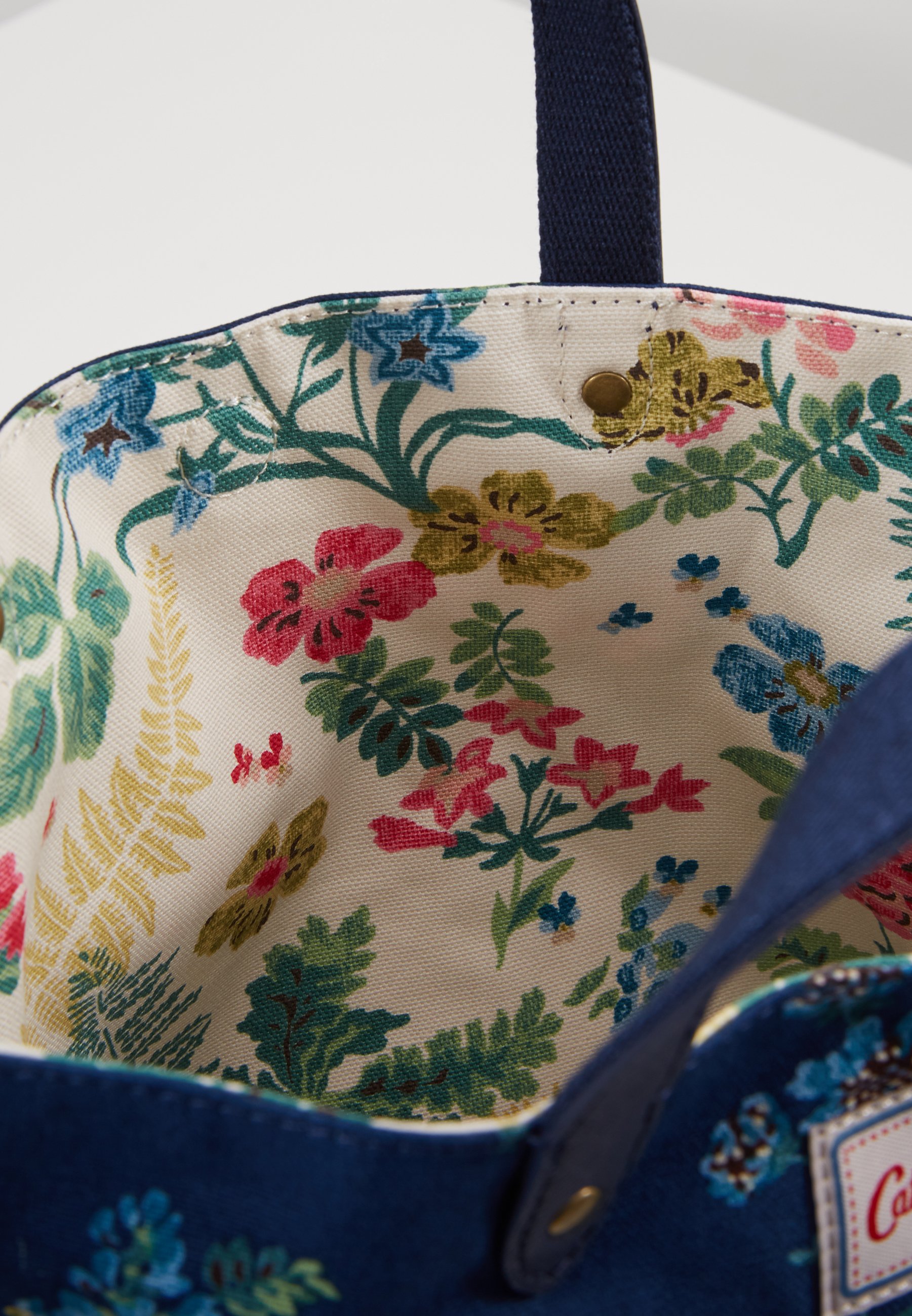 Cath Kidston REVERSIBLE CROSS BODY Skulderveske navy Cath Kidston REVERSIBLE CROSS BODY Skulderveske dusty