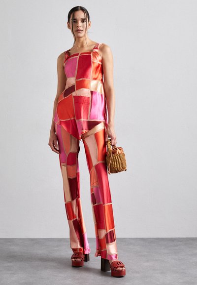 Cult Gaia STACIE PANT - Püksid - red/multi-colored
