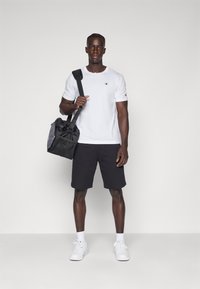 Champion ICONS LONG BERMUDA SHORTS SMALL LOGO - Spordišortsid - black