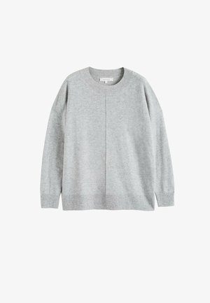 Pull léger en gris clair fabriqué dans un tissu doux. Il présente un col rond, des épaules tombantes, des poignets côtelés et un détail de couture central subtil.